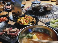 -鑫釜山海鲜烧烤(鑫丰国际店)