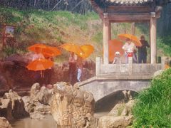 -雪山彩虹谷景区