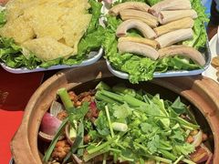 -胡须佬鸡煲四季火锅店(石厦西村直营店)