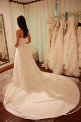 -LANYI COUTURE高级婚纱礼服改衣店