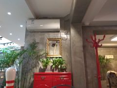 -HIGH FIVE哈福手工汉堡(桂林路店)