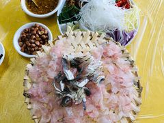 -官塘陈记鱼生·潮汕砂锅粥·牛肉火锅(潮枫路总店)