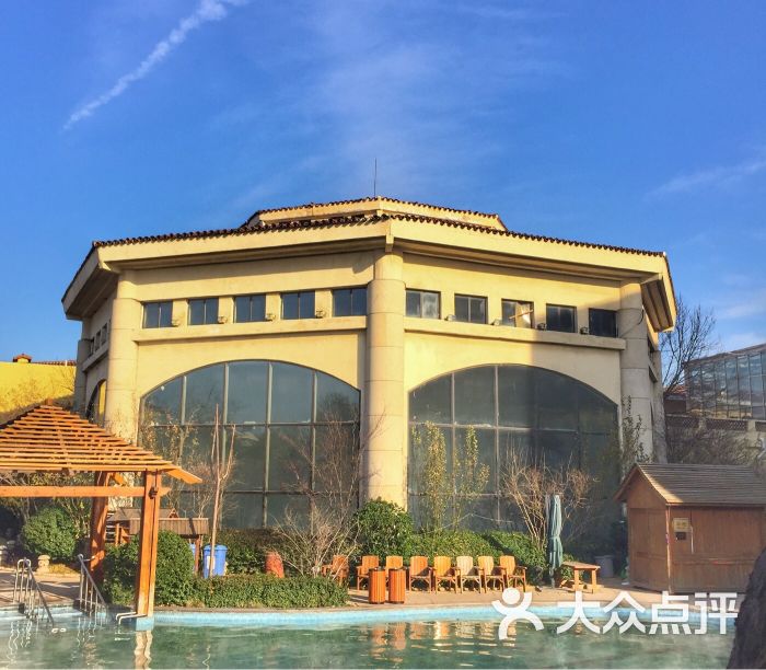 4a级温泉酒店度假村距离天津市区05小时,北京15小时车程团泊湖温泉