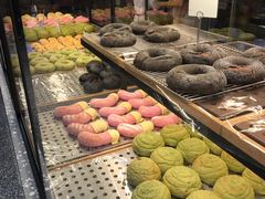 面包摆设-LELECHA乐乐茶(上海五角场万达广场店)