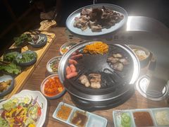 -明洞阿姨·韩式酱蟹烤肉·创意料理(三元桥店)