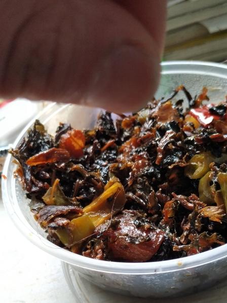 这菜里还有好长的头发丝,想吐!