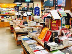 -西西弗书店&矢量咖啡(凯德晶萃广场店)