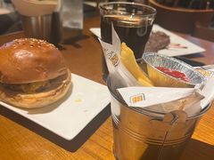 -HUZI虎滋精酿餐吧(京西大悦城店)