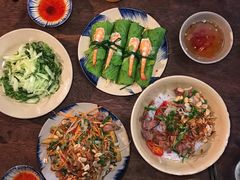 -Cuc Gach Quan Restaurant