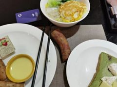 -江门新会碧桂园凤悦凤凰酒店(万达广场店)