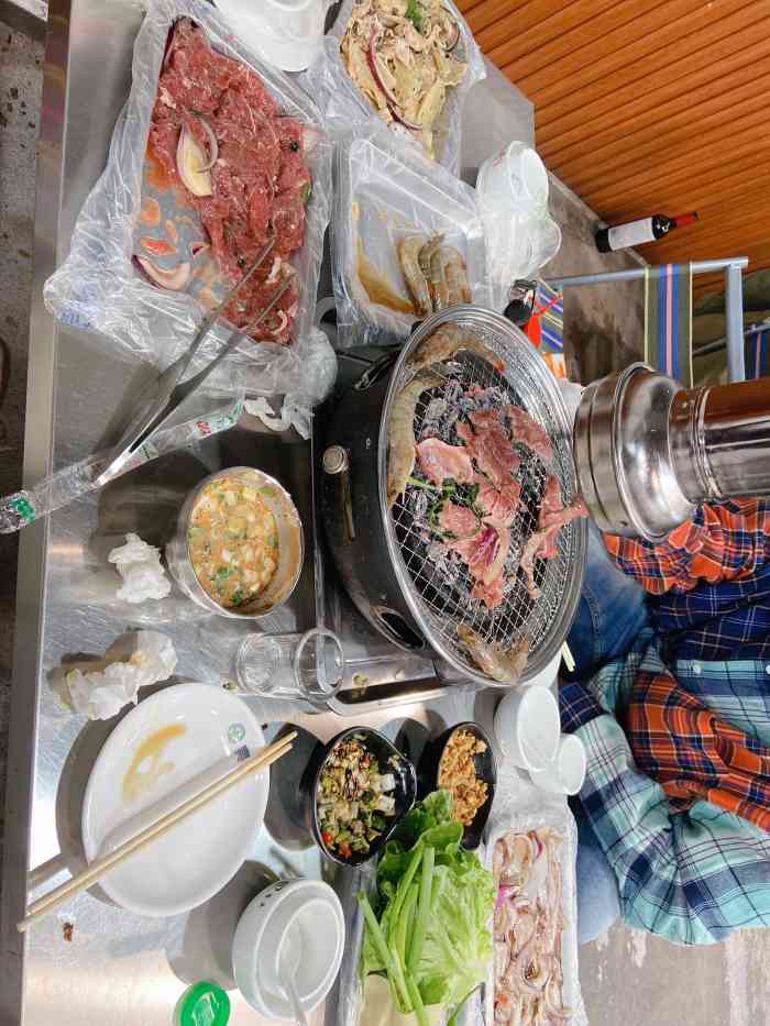 小马扎大排档·小核桃碳烤肉(造纸厂总店)-"和好朋友一起坐着小马扎