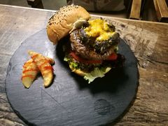 -HIGH FIVE哈福手工汉堡(桂林路店)