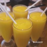 这家酒店的餐厅生意很火爆，中国人开的