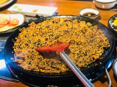 铁板炒饭-红辣椒八爪鱼特色韩国料理