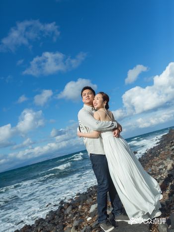 曾经约定，结婚要去圣托里尼，在蓝顶教堂，说我愿意～