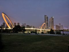 -南京眼步行桥
