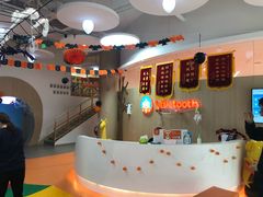 -小门牙好性格托育(北外滩中心)