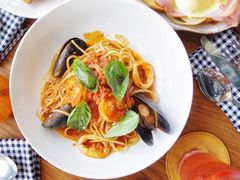 -ROAST coffee & eatery