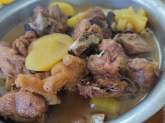 家鸡炖蘑菇-河鱼鲜特色农家院