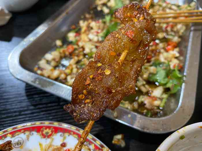 峨边一支香烧烤-"来乐山耍,好朋友推荐的一家烧烤店子跟着.