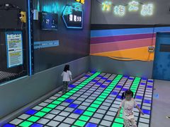 -超时空蹦床团建·VR潮玩运动娱乐·生日派对游乐园(金桥店)