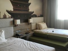 -西安大雁塔科技大学地铁站亚朵酒店