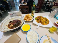 -老码头黑皮肘子锅包肉(赣水路店)