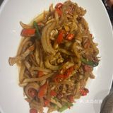 典型的湘菜… 烤五花肉真的烤焦了… 没有很油腻的感觉…