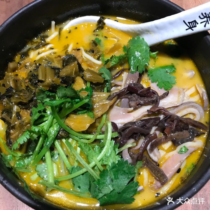 软酸汤酸菜猪肚面