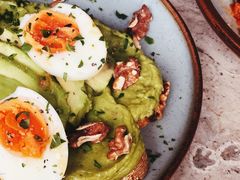 牛油果煮蛋吐司-RAC BAR(安福路店)