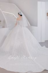 -艾米丽婚纱礼服