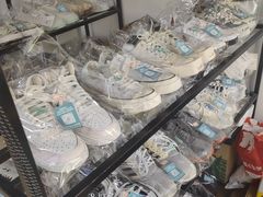 -UY优壹洗护·洗衣·洗鞋·奢侈品养护