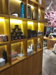 -时尚殿堂明星门店