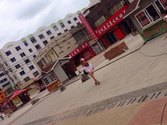 逛街的孩子-丹东凤凰山景区