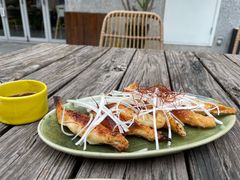 京葱鸡皮饺配秘制酱-AO cafe＆bistro
