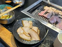 -臻牛烤肉