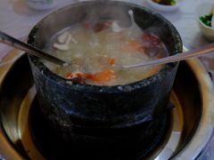 -鲁朗纳麦石锅鸡庄园