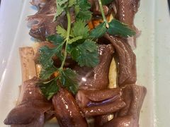 -潮界(LU·ONE凯德晶萃广场店)