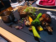 碳烤澳洲西冷牛排-YUE·6·西式融合餐厅(外滩六号店)