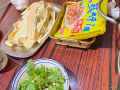 -沙胆彪炭炉牛杂煲(成都玉林店)