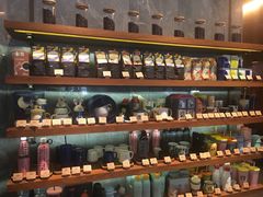 零售区-星巴克臻选(南京艾尚天地店)