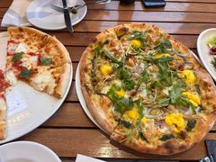 烤鸡奶酪蔬菜披萨-城市大道红炉披萨烘焙坊