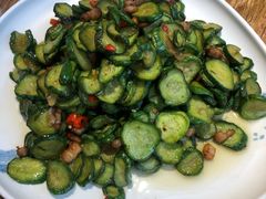 脆瓜炒肉-永红源啤酒·烧烤·海鲜·大排档(青特城店)