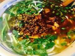 焖肉米线-云上千禾(水上店)