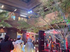 -瑞虹新天地月亮湾