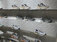 -SALOMON萨洛蒙(北京王府中环店)