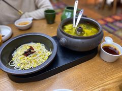 -云海肴·汽锅鸡·云南菜(天山百盛优客店)