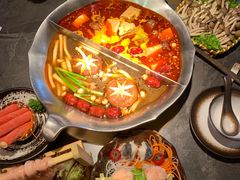 -湊湊火锅·茶憩(杭州湖滨银泰in77店)