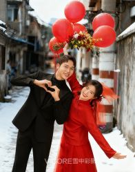 -雪中彩影婚纱摄影·微光艺术中心