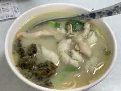 小胃口黄鱼面-明呈黄鱼面馆(斜土路店)